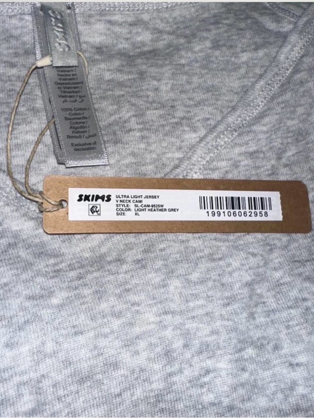 SKIMS V-Neck Cami - Picture 2 of 4